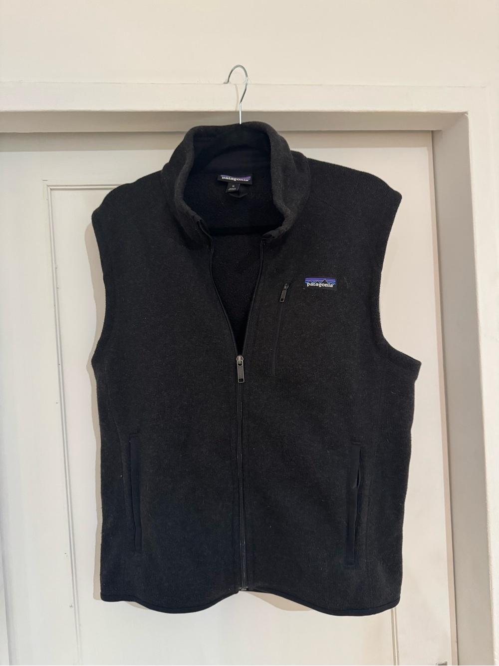 Patagonia Black Fleece Vest with Multicolor Logo Tag